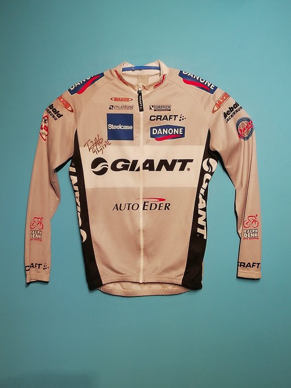 GIANT-AUTO EDER-DANONE 2005